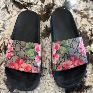 Gucci slides
